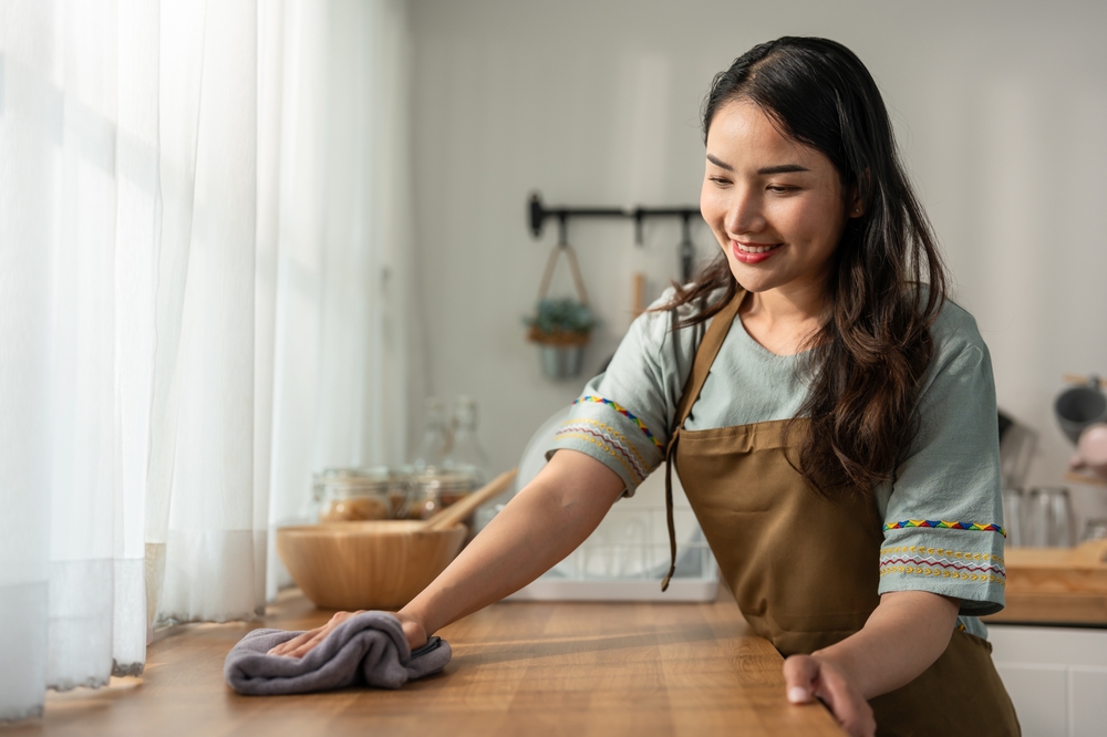 What is the proper way of cleaning the kitchen