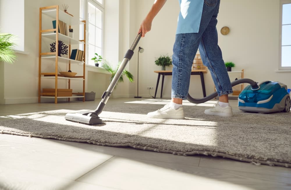 What is the best schedule for cleaning a house